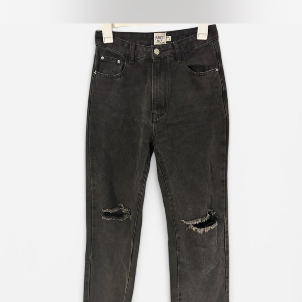 Women’s black high rise distressed jeans size 4